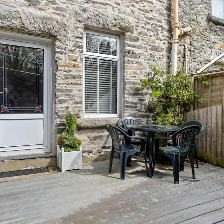 Cosy Nr Lake Windermere Pass The Keys 펜션