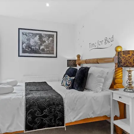 Cosy Nr Lake Windermere Pass The Keys Holiday home