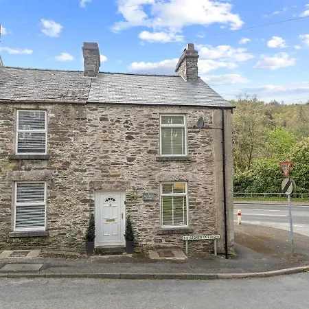 Cosy Nr Lake Windermere Pass The Keys Holiday home *